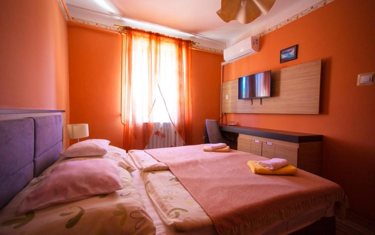 Alabastrom Panzio Es Etterem Bed & Breakfast Bogács Eksteriør bilde