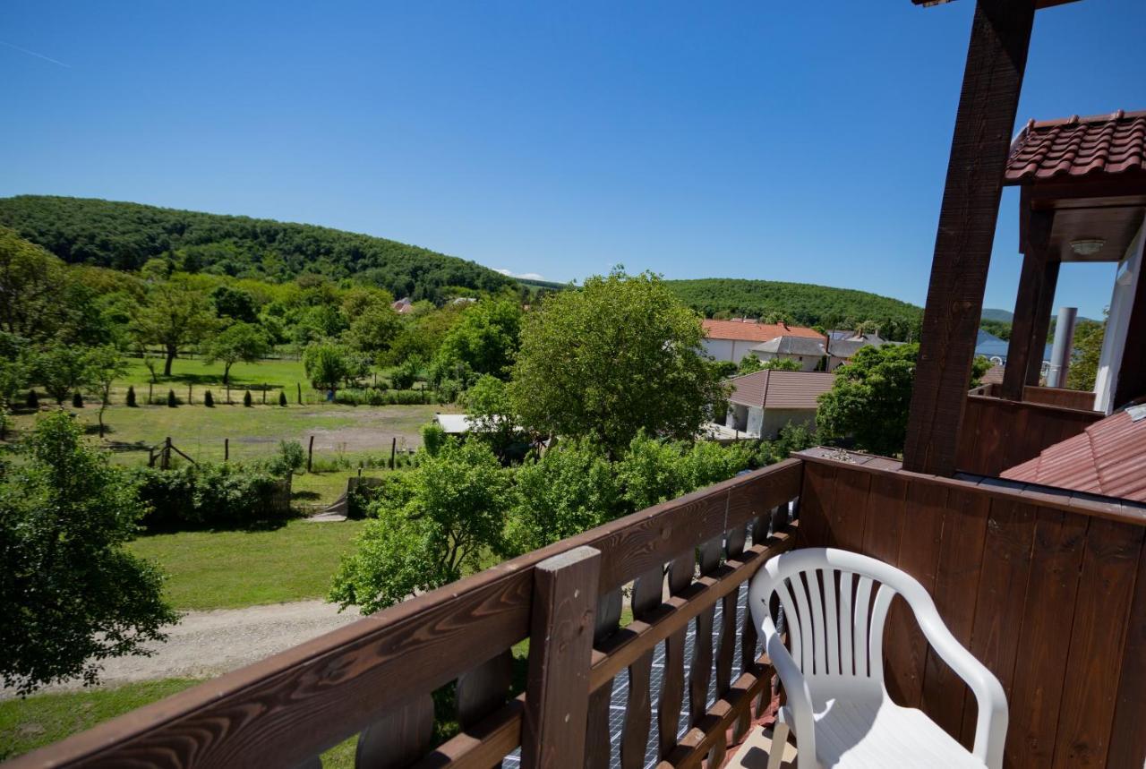 Alabastrom Panzio Es Etterem Bed & Breakfast Bogács Eksteriør bilde