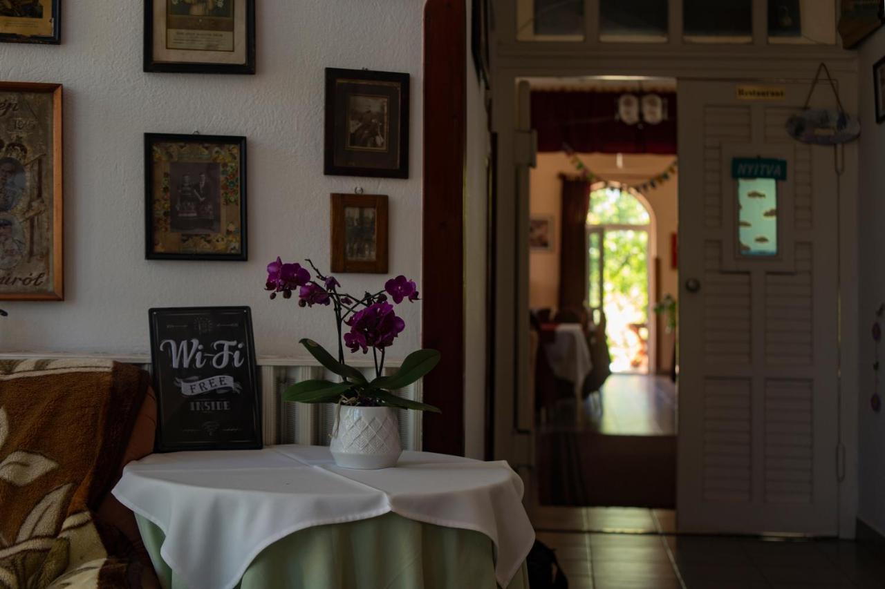 Alabastrom Panzio Es Etterem Bed & Breakfast Bogács Eksteriør bilde