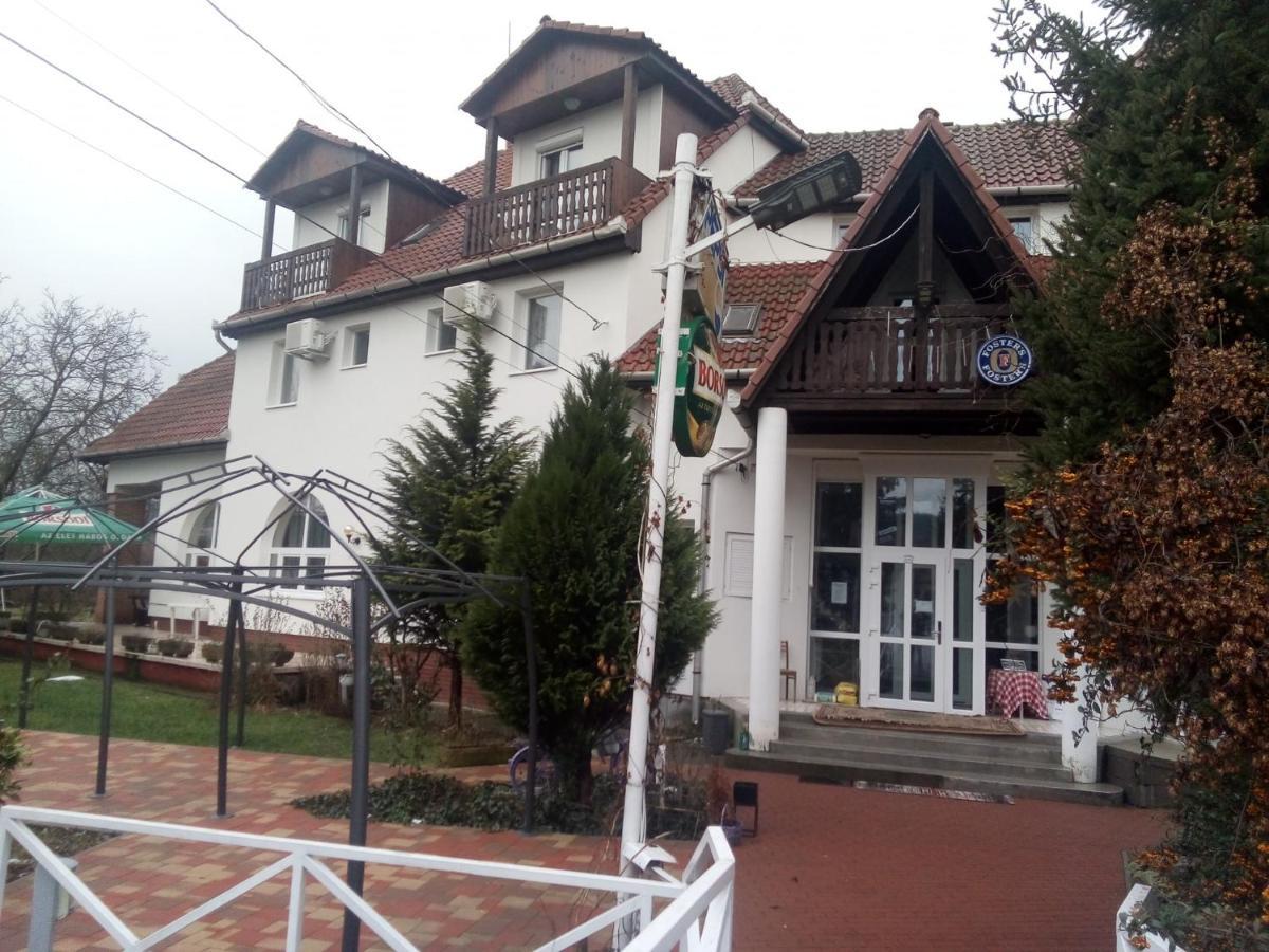 Alabastrom Panzio Es Etterem Bed & Breakfast Bogács Eksteriør bilde