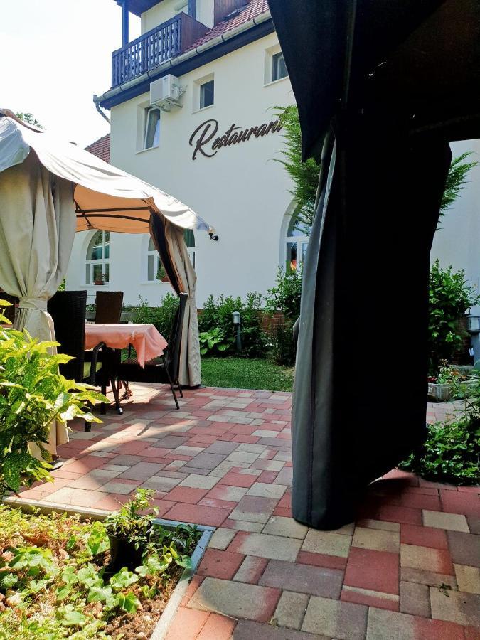 Alabastrom Panzio Es Etterem Bed & Breakfast Bogács Eksteriør bilde