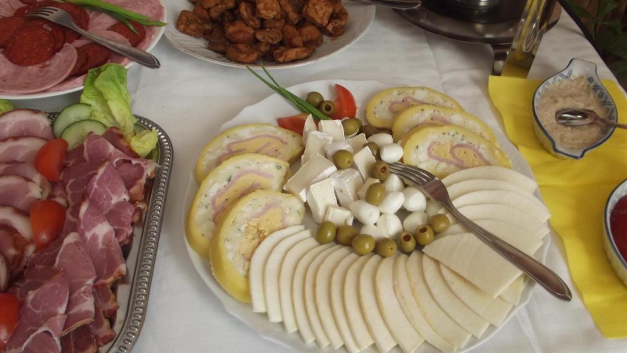 Alabastrom Panzio Es Etterem Bed & Breakfast Bogács Eksteriør bilde
