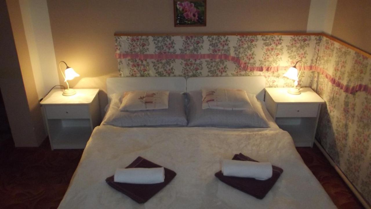 Alabastrom Panzio Es Etterem Bed & Breakfast Bogács Eksteriør bilde