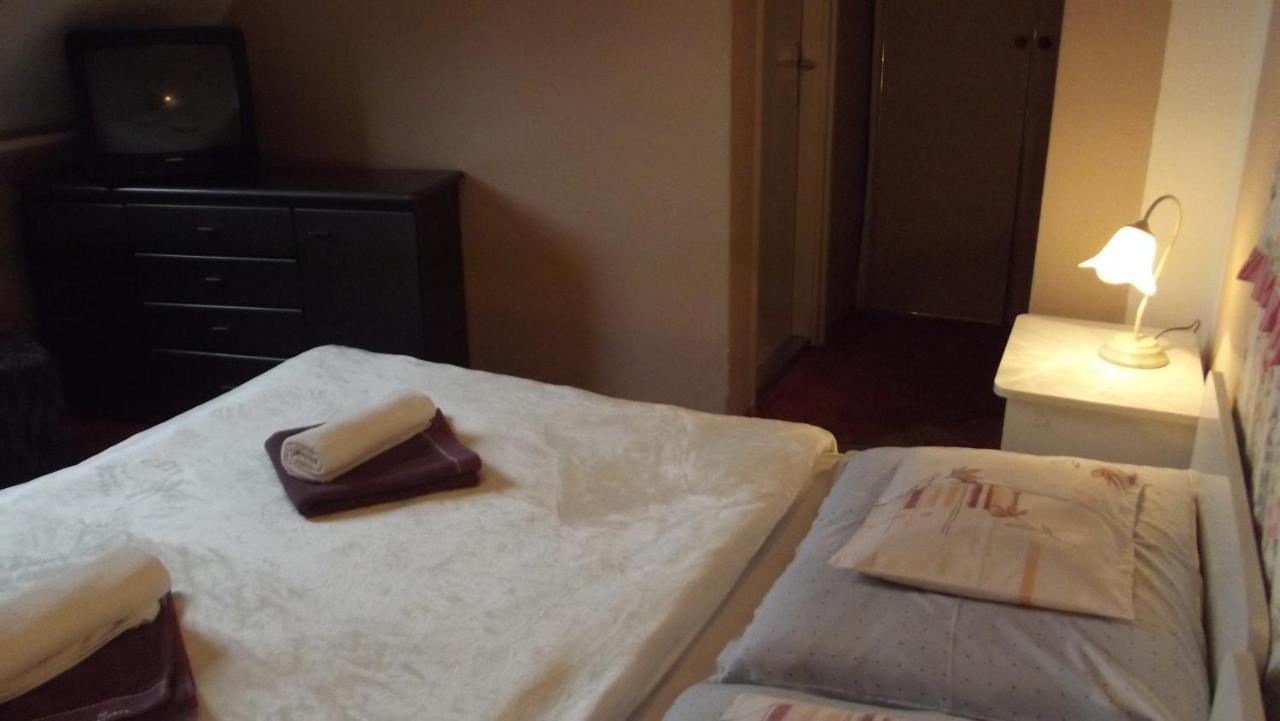 Alabastrom Panzio Es Etterem Bed & Breakfast Bogács Eksteriør bilde